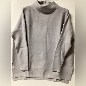 Women’s Gray Sweater